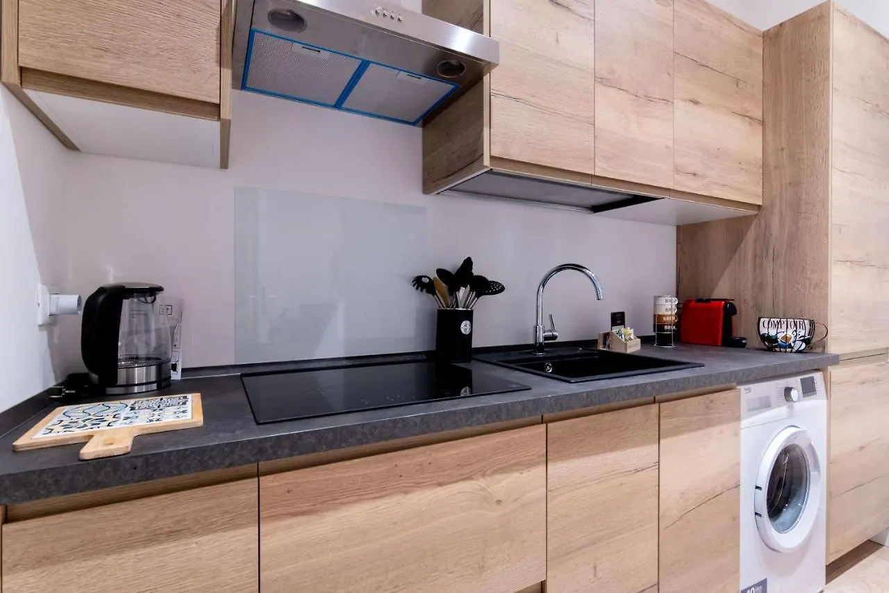 Sarale Apartments Палермо